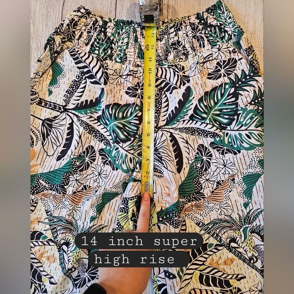 Tahari Size Large Linen Viscose Pull On Pant Wide Leg Tropical Leaf Resortwear - Picture 8 of 10